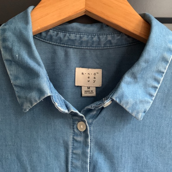 A New Day Target Denim Short Sleeve Button Down. Size M. - Picture 3 of 6